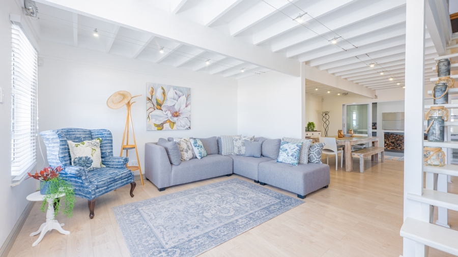 4 Bedroom Property for Sale in Struisbaai Western Cape